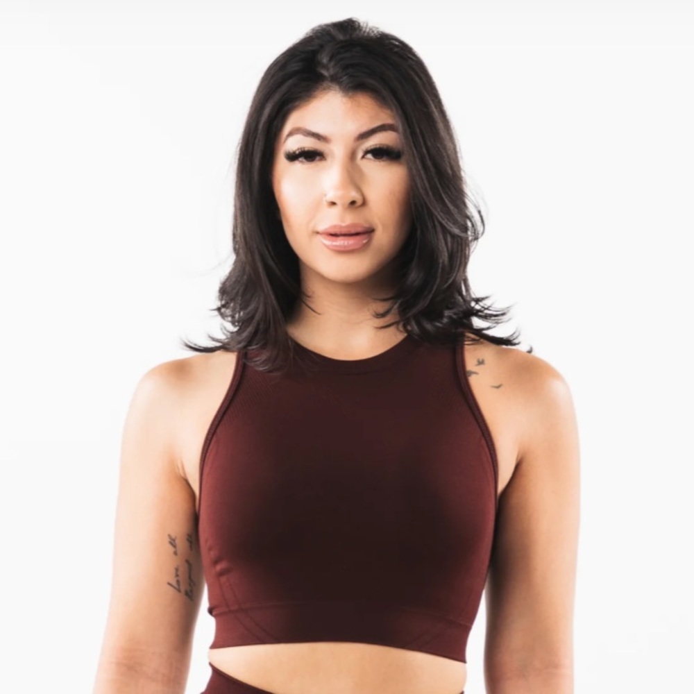 NWOT Alphalete Stratus Crop Tank - Sangria Size Large